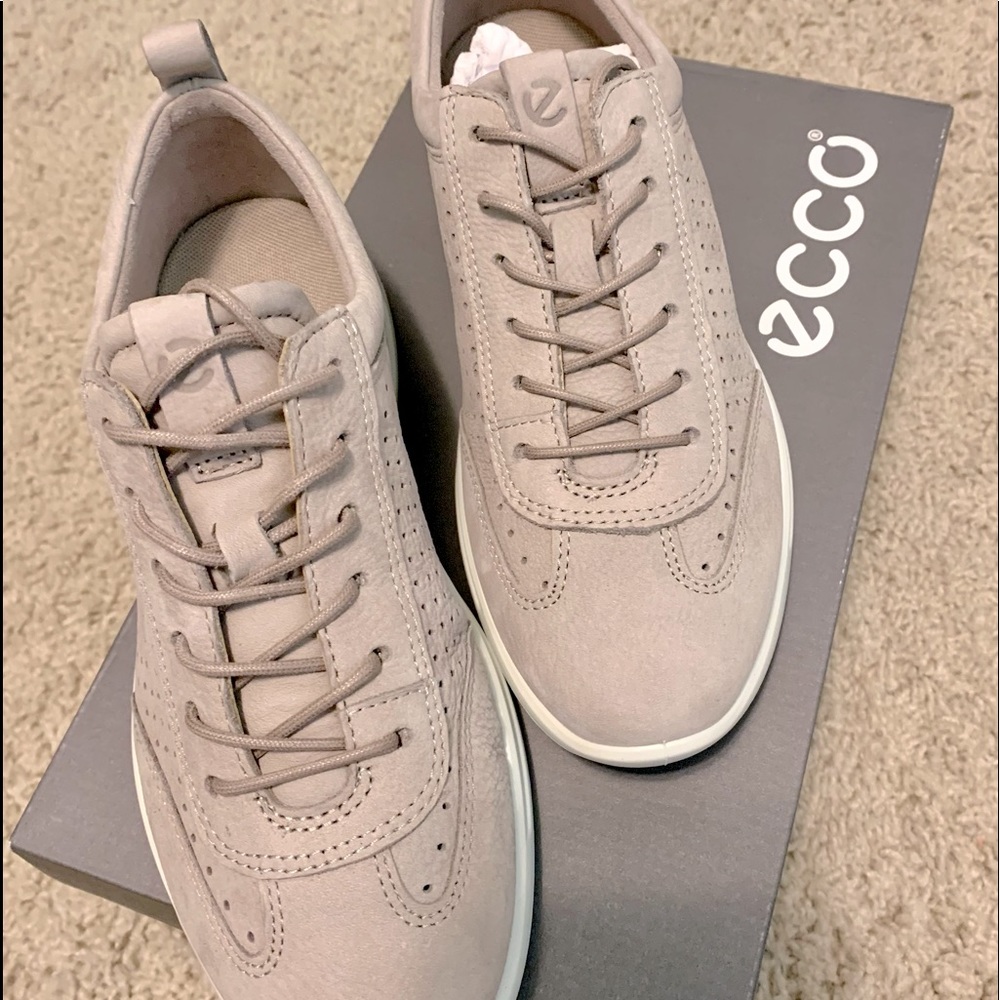Ecco Flexure Runner